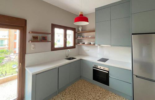 4BR Newly Renovated Retreat Tranquil Coastal Haven - Photo 13