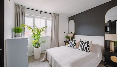 Emirates ApartHOUSE - Photo 2