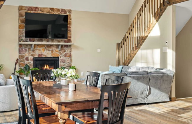 Lakeview Sunset Heaven Waterfront Escape + Private Dock Firepit + Game Room New Construction - Foto 73