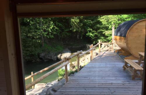 Chatka z sauną nad rzeką - Foto 10