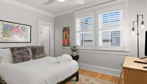 Charming 4BR Bungalow - Steps to Clarendon METRO - Foto 2