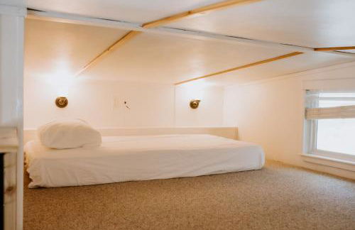 Nest - Texas Tiny House with a Big View - Photo 4