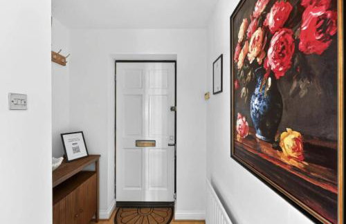 Detached House - Prime Location - Free Parking, Fast Wifi and Smart TVs with Sky TV and Netflix by Yoko Property - Foto 31