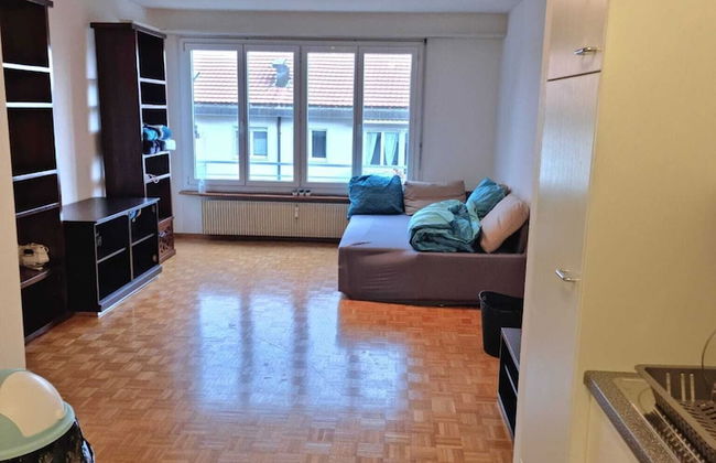 Entire Flat Close to Airport, Train, Center for 7 - Foto 9