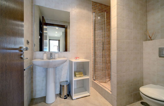 A Beautiful Modern Two Bedroom Villa - Foto 26