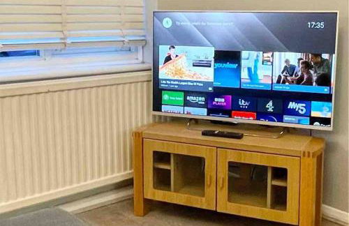 Homely Haven in Canterbury Central Area with Parking - Foto 8