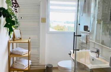 Belisima Apartments I Ferienwohnung Rimsting - Krautinsel I Chiemsee I Modern mit Seeblick I 2 Balkone I 2 Schalfzimmer I Waschmaschine I Parkplatz I Nähe Bäcker - Foto 16