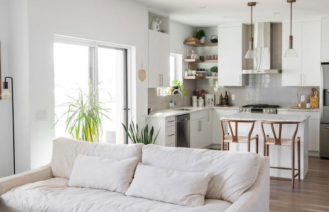 DT 3-lvl Townhouse w Rooftop Patio - Photo 6