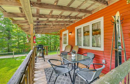 Less Than 8 Mi to Gore Mountain! Family Cottage with Porch - Foto 3