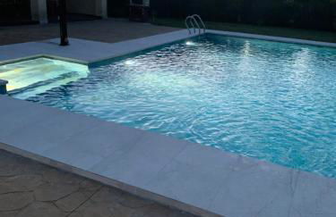 Traumhaus für 6 Personen mit spektakulärem privaten Pool und schönem Ausblick in die Natur - Foto 18