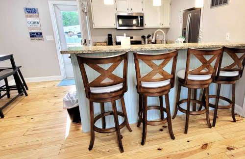 Cute & Cozy Lakeview House on Chain O Lakes with Hot Tub Option - Foto 7