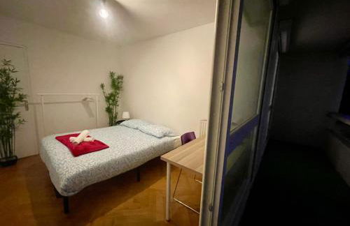 BnGo I Le Spacieux I 12 personnes, 5 chambres, 2 salle de bain, parking privé, WC séparé, Wifi - Foto 23