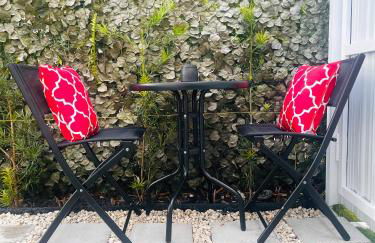 CasaMia Private Studio Near Wynwood & Design District w Free Parking & Bikes - Photo 7