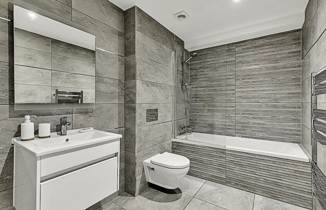 Chic and Contemporary Retreat in Brentford - Foto 15