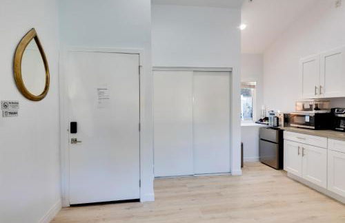 Walk to Main St! Pet-Friendly Alhambra Studio - Foto 12