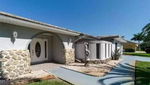 Pet Friendly Canal Front 3-Bedroom Grand Villa with Pool, Linai and Dock - Foto 2