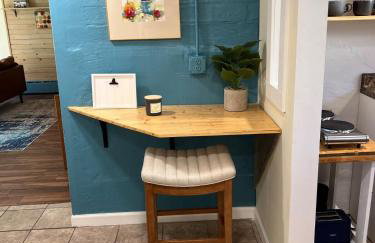 Trendy Craftsman Studio with Firepit and Laundry! - Foto 5