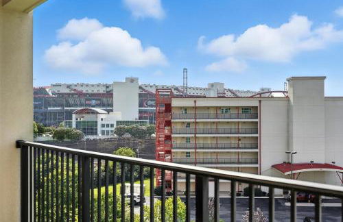 New 2 Bed 2 Bath Condo with Pool at BMS - Foto 27