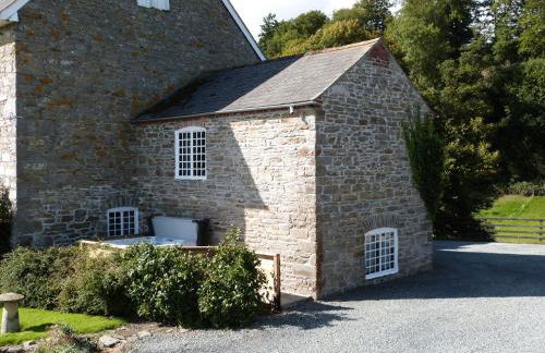 Tref y Nant - Photo 13