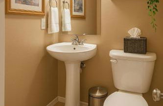 Entire house with Four Bedrooms, Hot Tub, BBQ, Private Backyard, FREE WiFi and Parking, near Seattle, EV - Foto 14