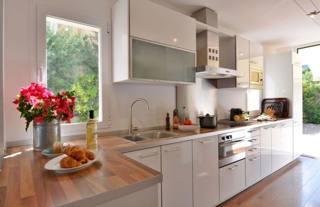 Luxurious Sea Front Villa in Mallorca - Photo 8