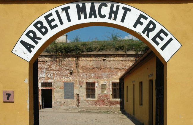 Excursión al campo de concentración de Terezín - Foto 2
