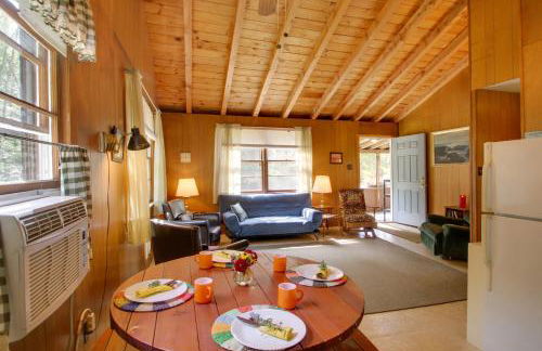 The Acres Panther Pond Cabin with Beach and Dock! - Foto 9