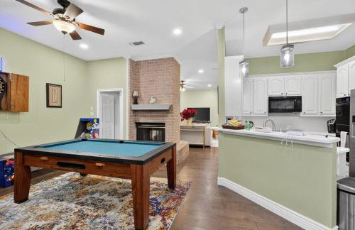 DFW Family Fun Retreat Game Room Pool Table Air Hockey Arcade Work Space Grill BBQ Firepit - Foto 67