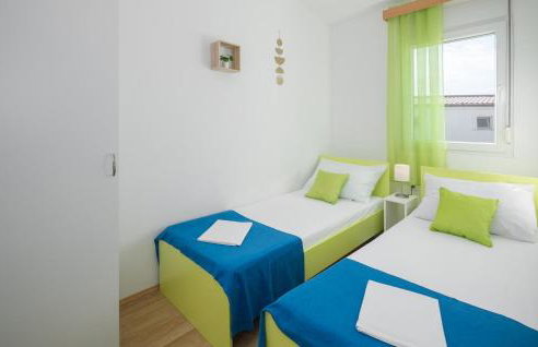 Awesome Home In Tinjan - Foto 14