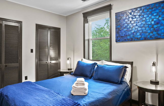 Spacious Sunny Shaw 1BR 1BA Apartment - Photo 2