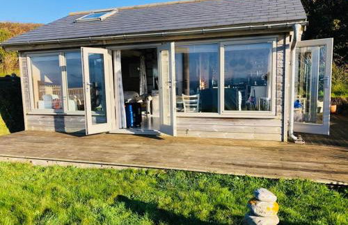 Romantic cliff top chalet at Whitsand Bay beach - Photo 29