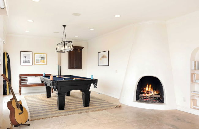 Shoreline by Avantstay Spectacular Beachfront Home w/ Fire Pit, Spa & Pool Table - Foto 12