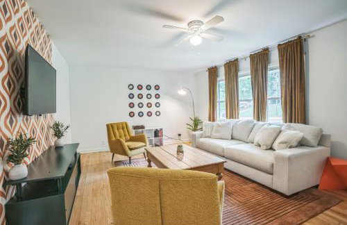 Centrally Located 4BD Home BBQ Downtown Nearby - Foto 27