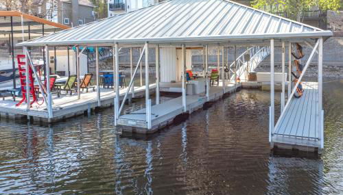 Waterfront Sunrise Beach Rental with Private Dock - Foto 3