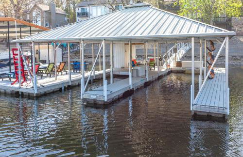 Waterfront Sunrise Beach Rental with Private Dock - Foto 3