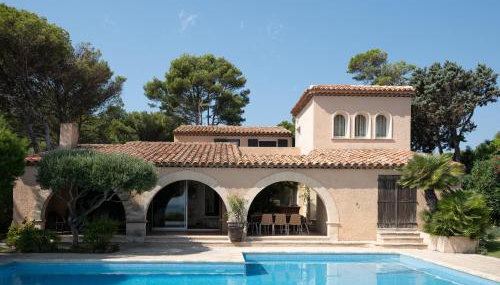 La Roche Bleue - Villa de charme avec vue exceptionnelle bord de mer piscine privée jardin et terrasse - Foto 3, Garden, Garden view