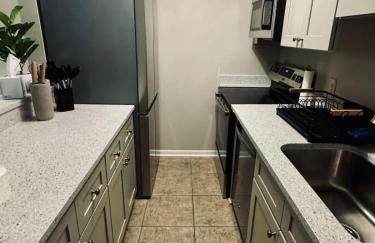 Lakefront Condo - King Bed Full Kitchen - Foto 44