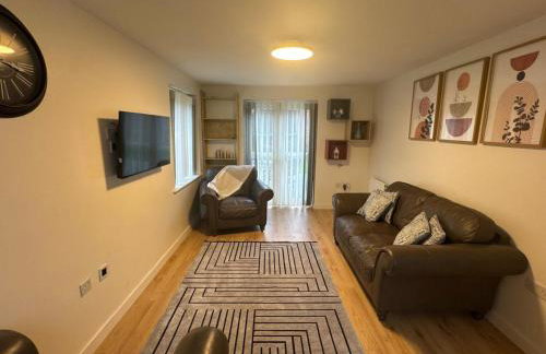 Peaceful modern home with garden and parking - Foto 8