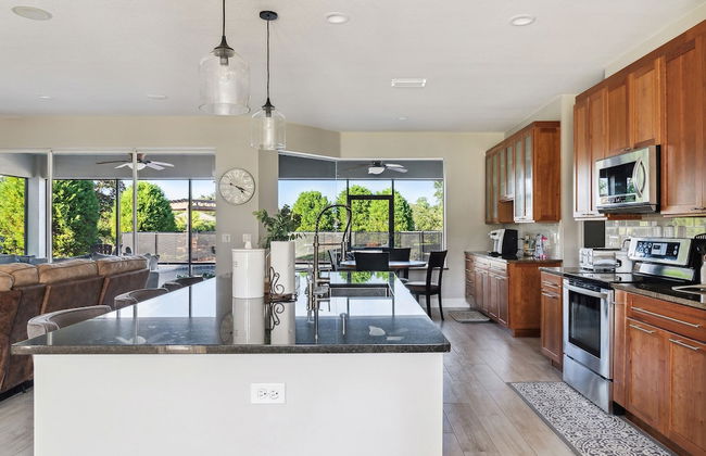 Family Paradise With Private Heated Pool 5 Bedroom Home by RedAwning - Photo 13