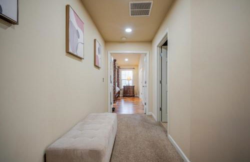 Modern 5BR Retreat with Office Fully Furnished - Foto 31