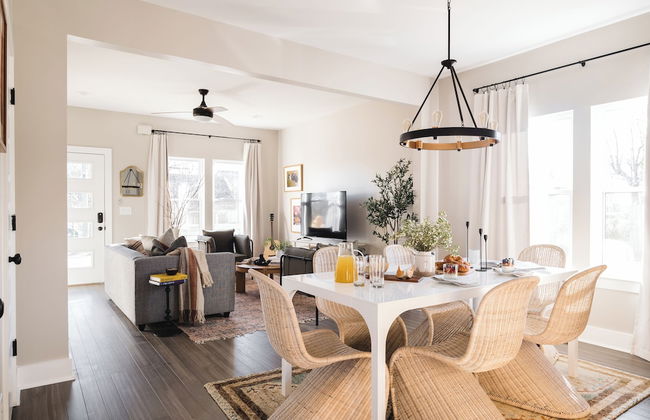 Cherokee by AvantStay – Contemporary Design in a Prime Location - Photo 46