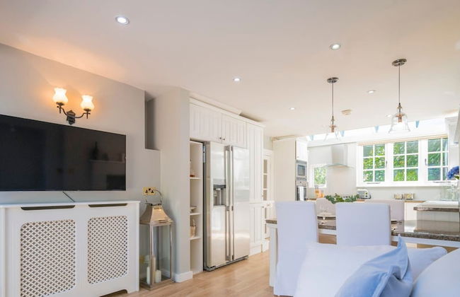 Magnolia Lodge - 4 Beds Fabulous Garden Parking - Foto 6