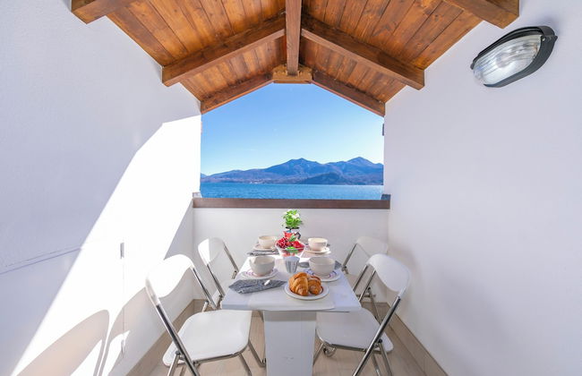 Blu Lake Apartment on Ghiffa Beach - Foto 1