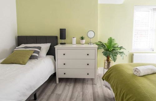 8 Bed, comfortably sleeps 10, 3 Bath house, 5 Mins Manchester Centre - Foto 27