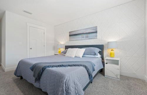 Mins to the Beach/King Beds/Arcade-Snowbird Deals! - Foto 19