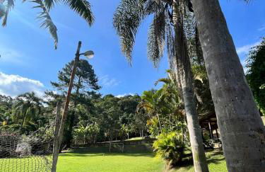 Chácara Casa Amarela - estrutura completa de lazer - ambientes elegantes e exclusivos - campo de futebol e bocha - piscina - lareiras - 10 min Rota do Vinho - Foto 7