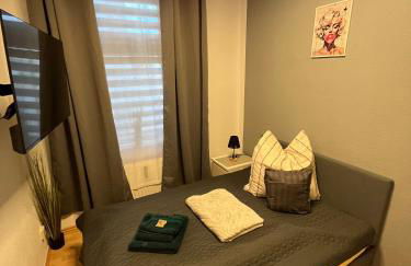 Best Preis Stadtperle 1- Stadtzentrum Wittenberge Modernes Ambiente max 3 Personen Einzelzimmer voll ausgestattet mit MagentaTV, WLAN, Waschmaschine - Foto 2