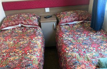 Serenity 2 and Serenity 1 Central lounge sleeps 6 3 bedrooms with 2 bathroom - Foto 23