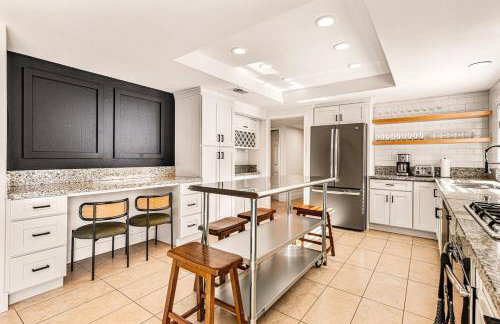 5BR Fun Haven Pool Mini Golf Movie Game room - Foto 25