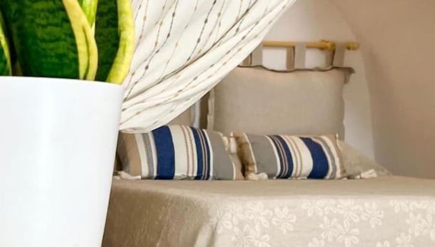 Santorini Cave Escape in Oia w Patio - Foto 3, Habitación